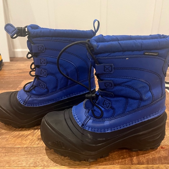 North Face winter boots. Like new. - Picture 3 of 3